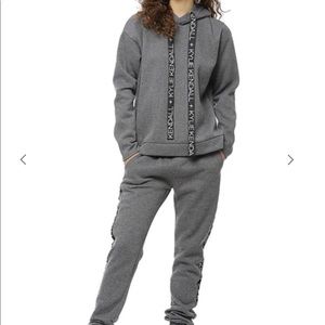 Kendal + Kylie Jenner Sweatshirt hoodie